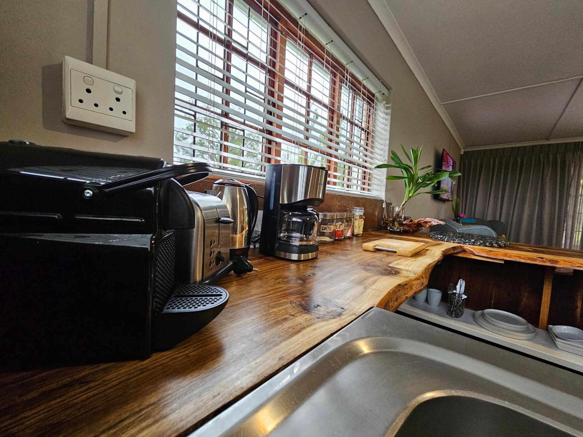 Tsitsikamma Gardens Cottages Self-Catering Cottages Sanddrif Luaran gambar